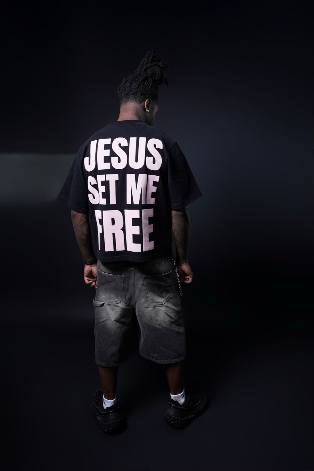 Oversized Pink “Jesus Set Me Free” Shirt